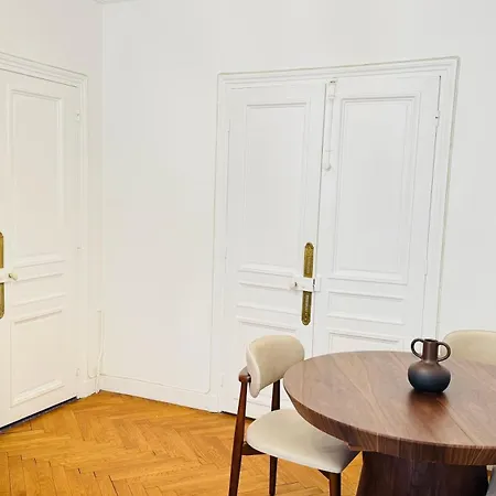 De Luxe L Elysée *